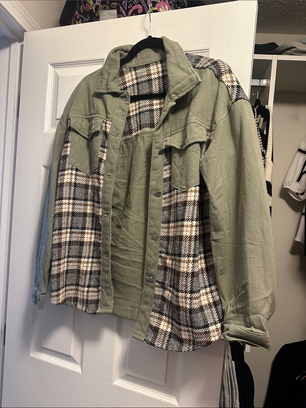 Amazon Olive Green and Black Plaid Button-Down Shirt Jacket